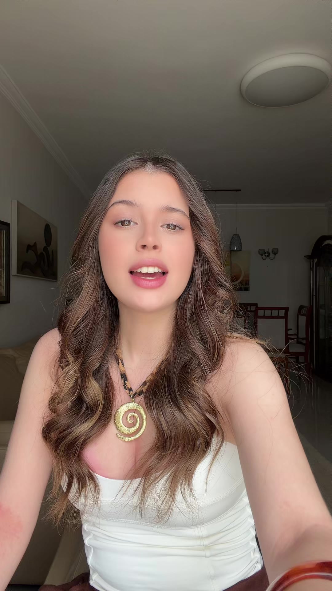 @liviaaelira