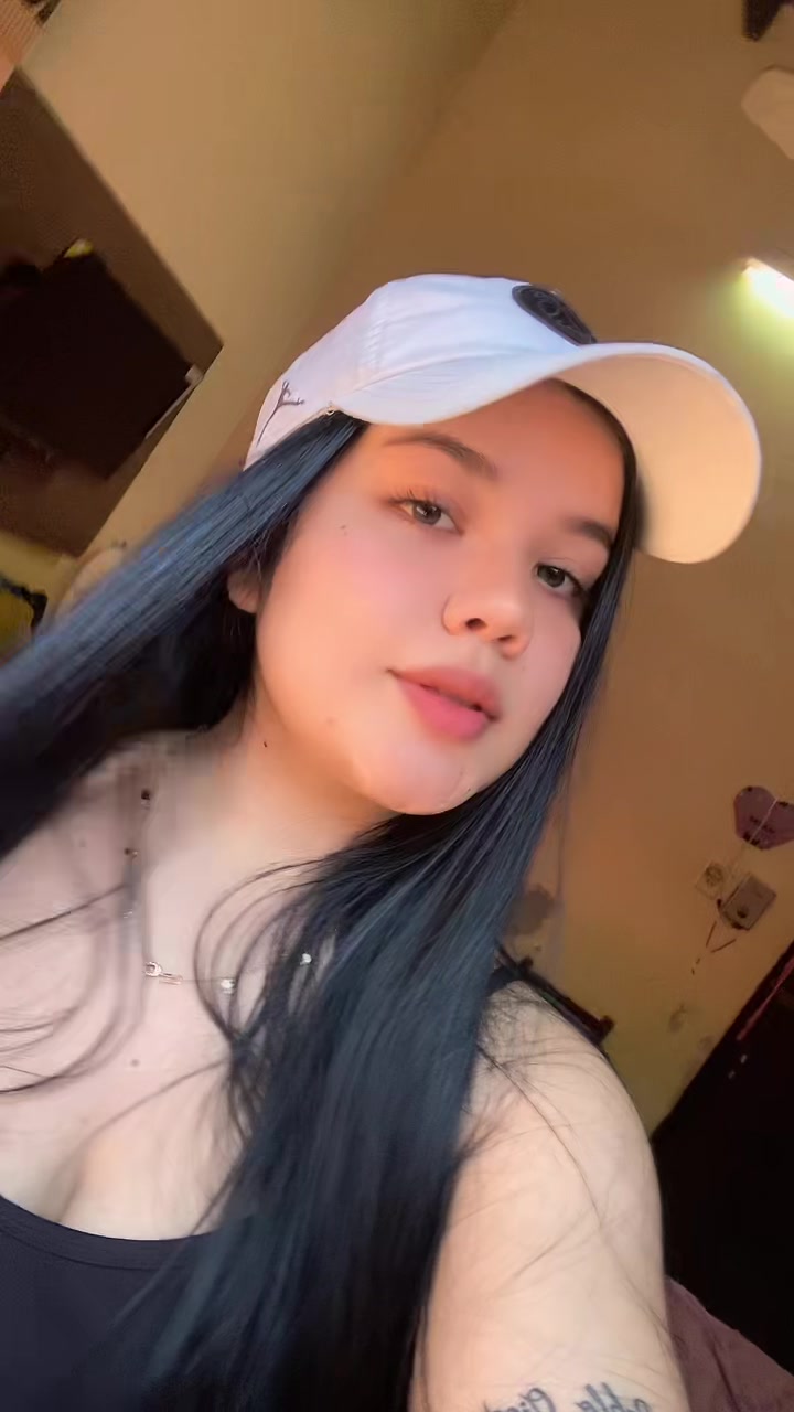 @👩🏻💕