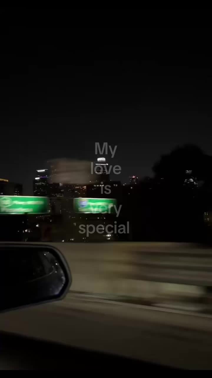 @𖦹