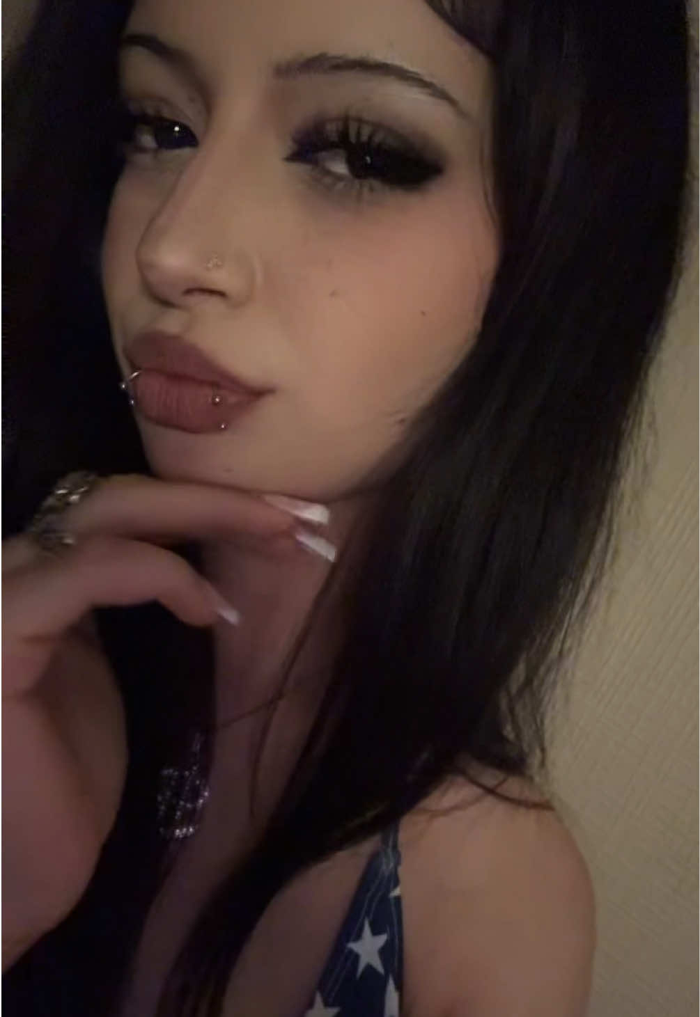 @♛