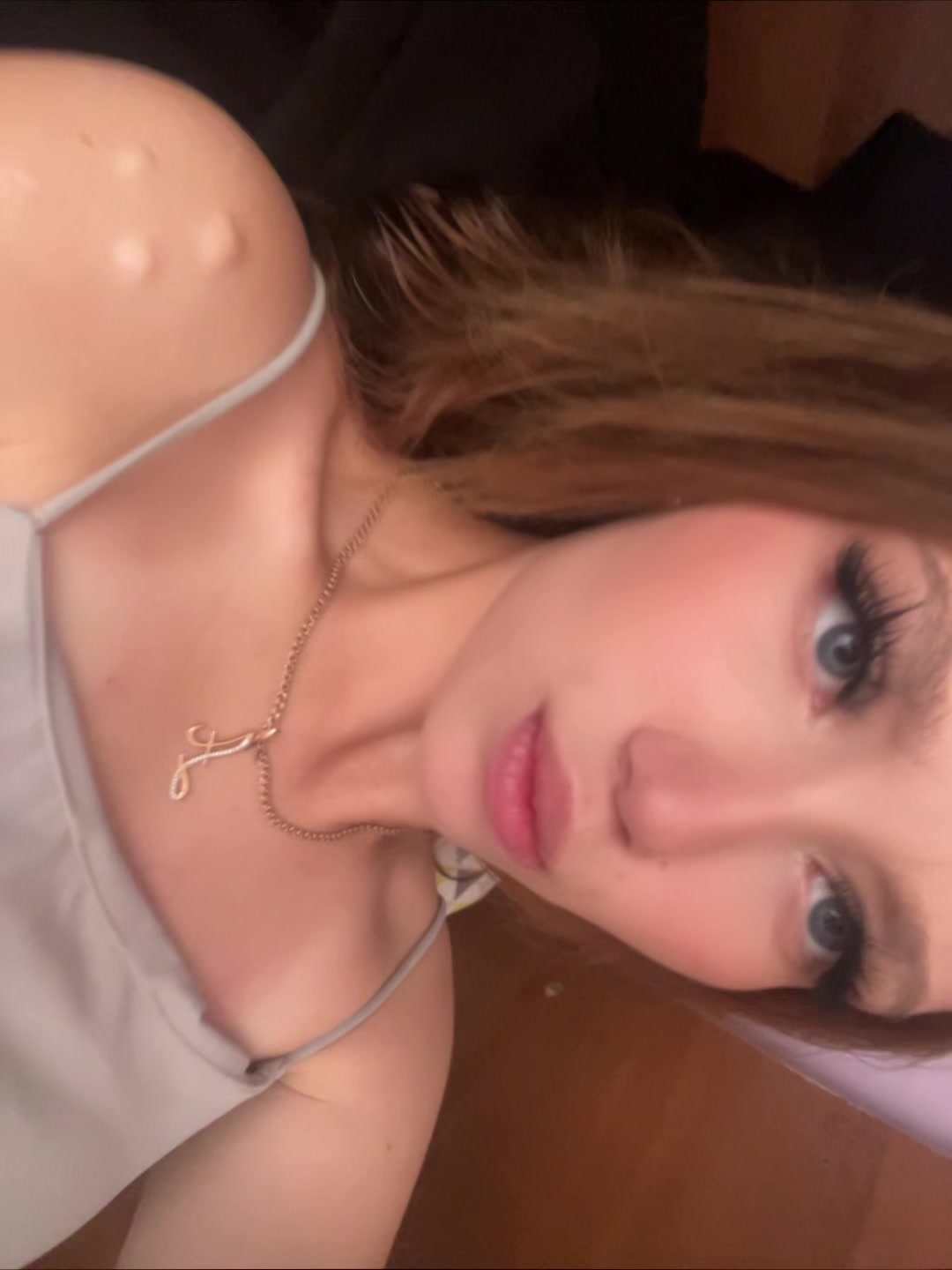 @Lika_2402