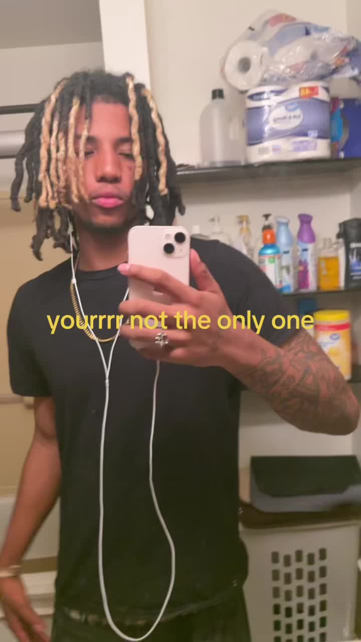 @⃟