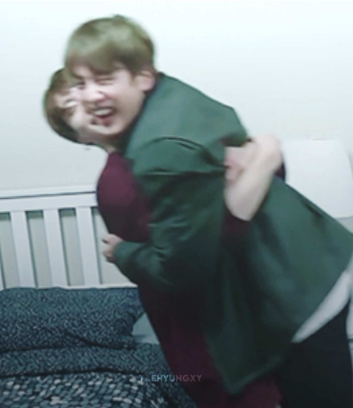 @โฉ Elli โท VAI VER O BTS