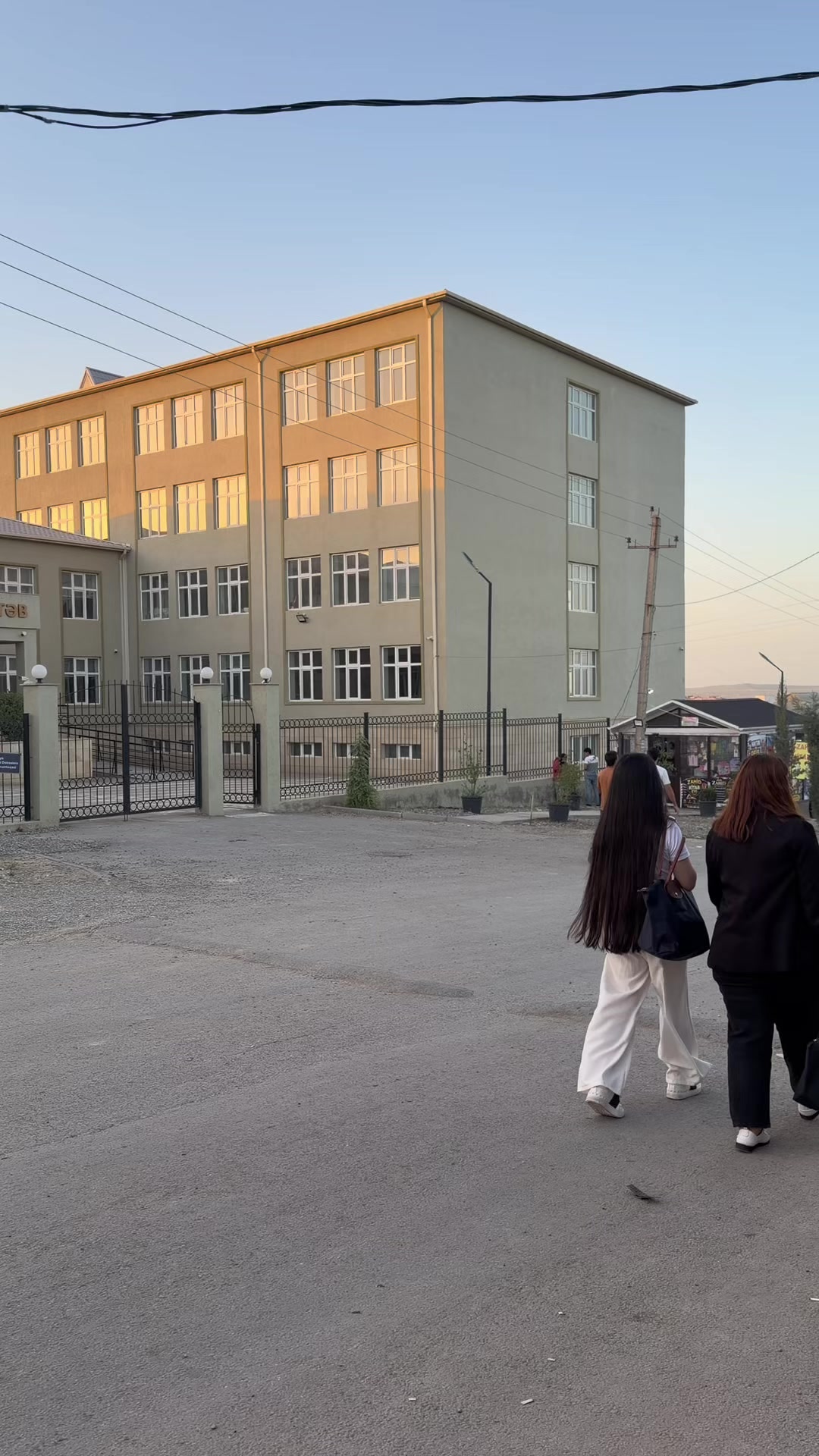 @Emlakçı_Sadiq