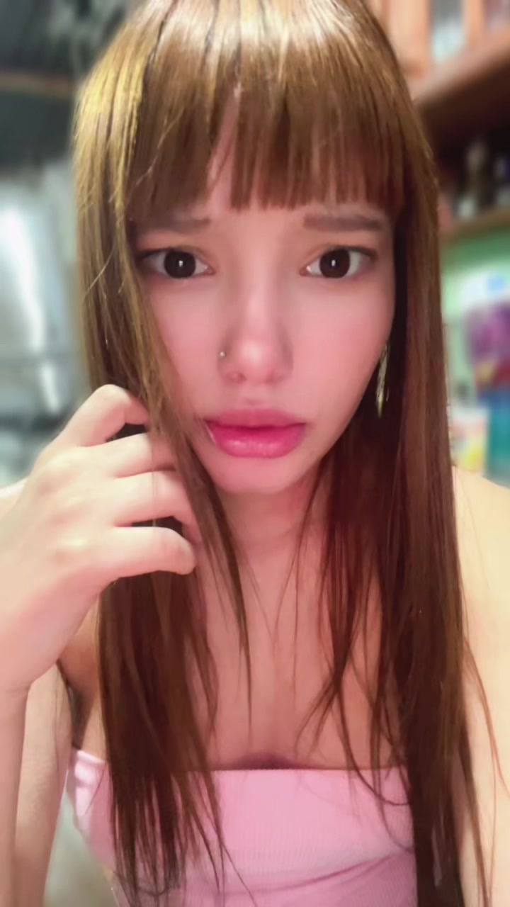 @larameza_