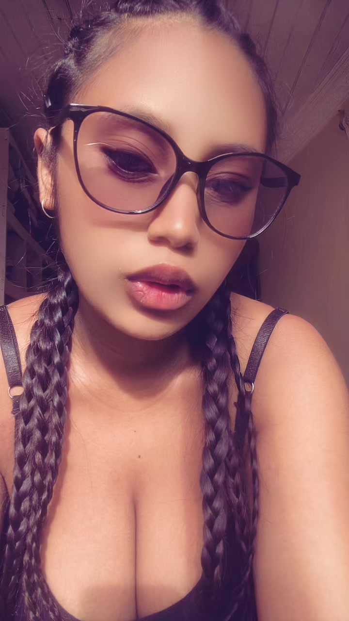 @𝒦ℴ𝓁ℴ𝒾𝓃𝒶 🍒