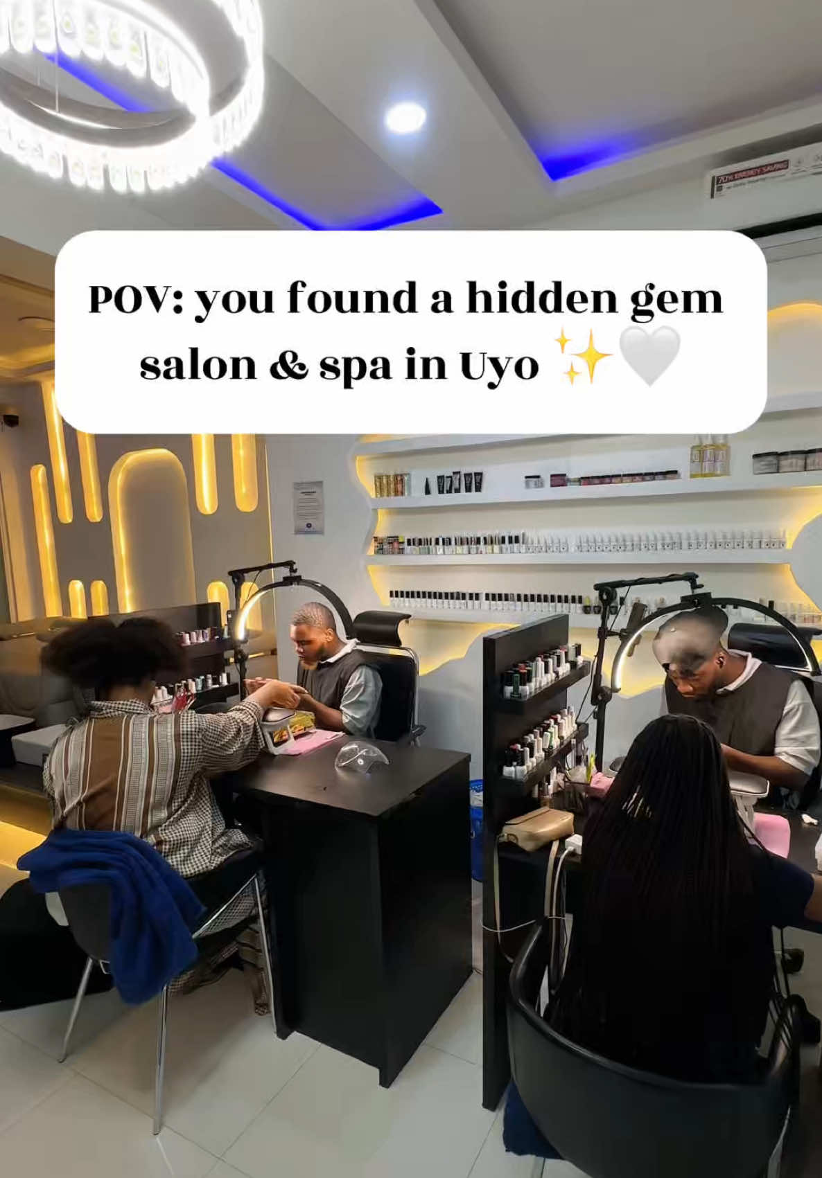 @glitznails__