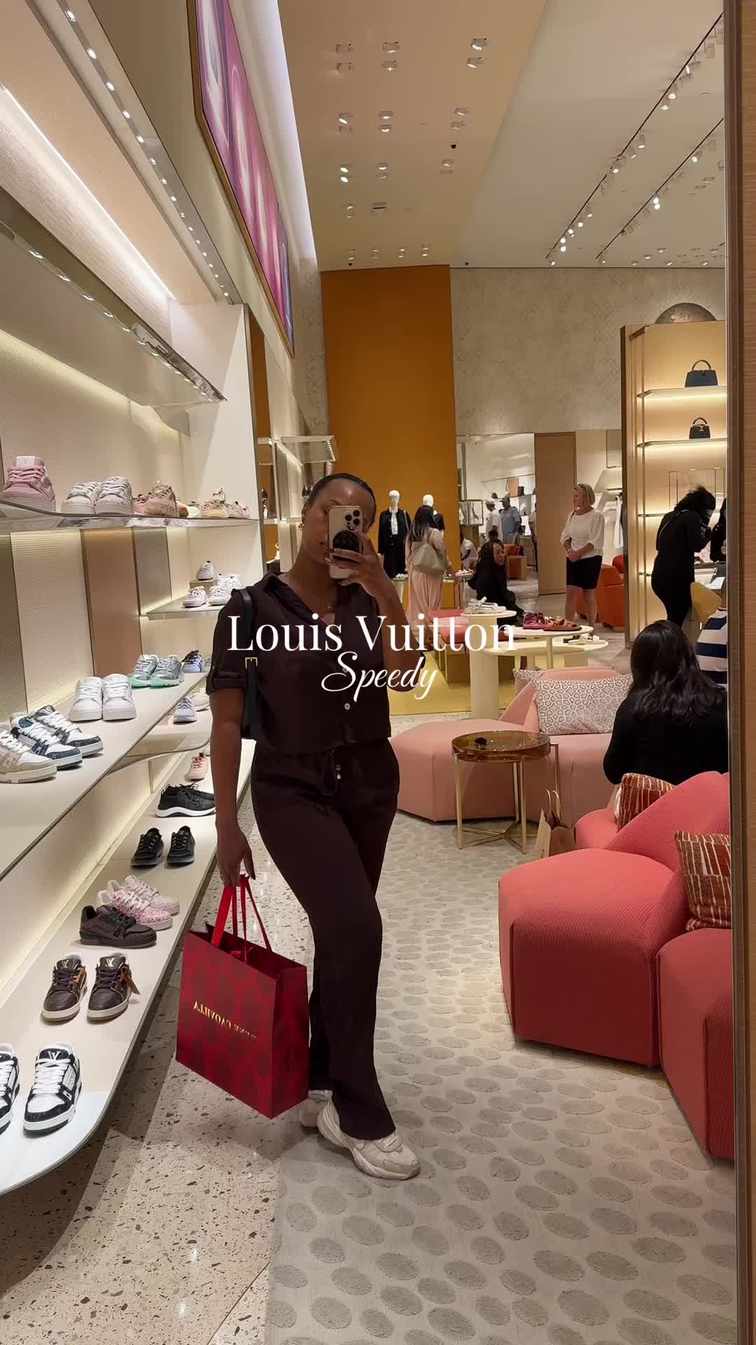 @Monica | Travel & Lifestyle