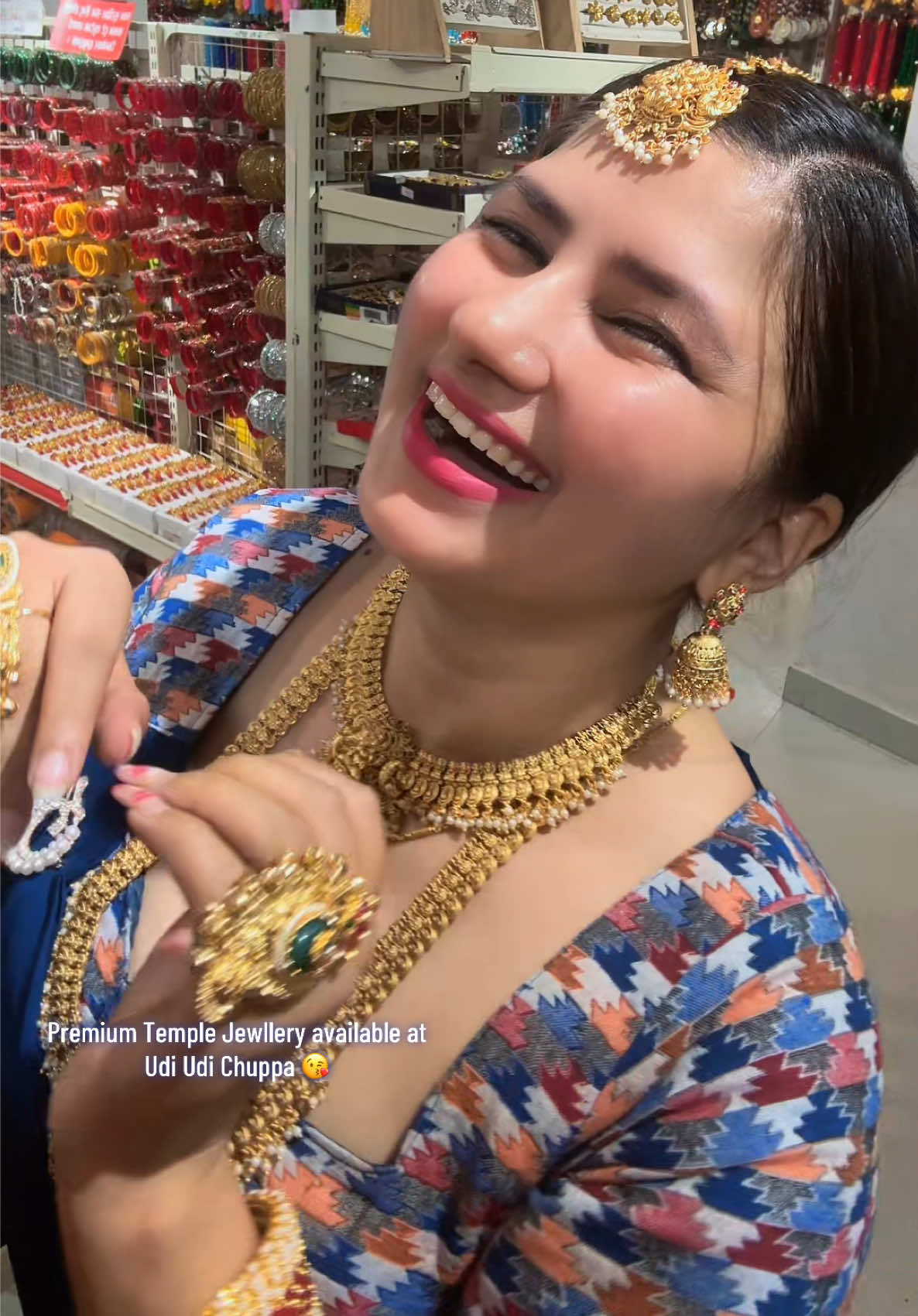 @Udi Udi Chuppa😘Alina Baskota