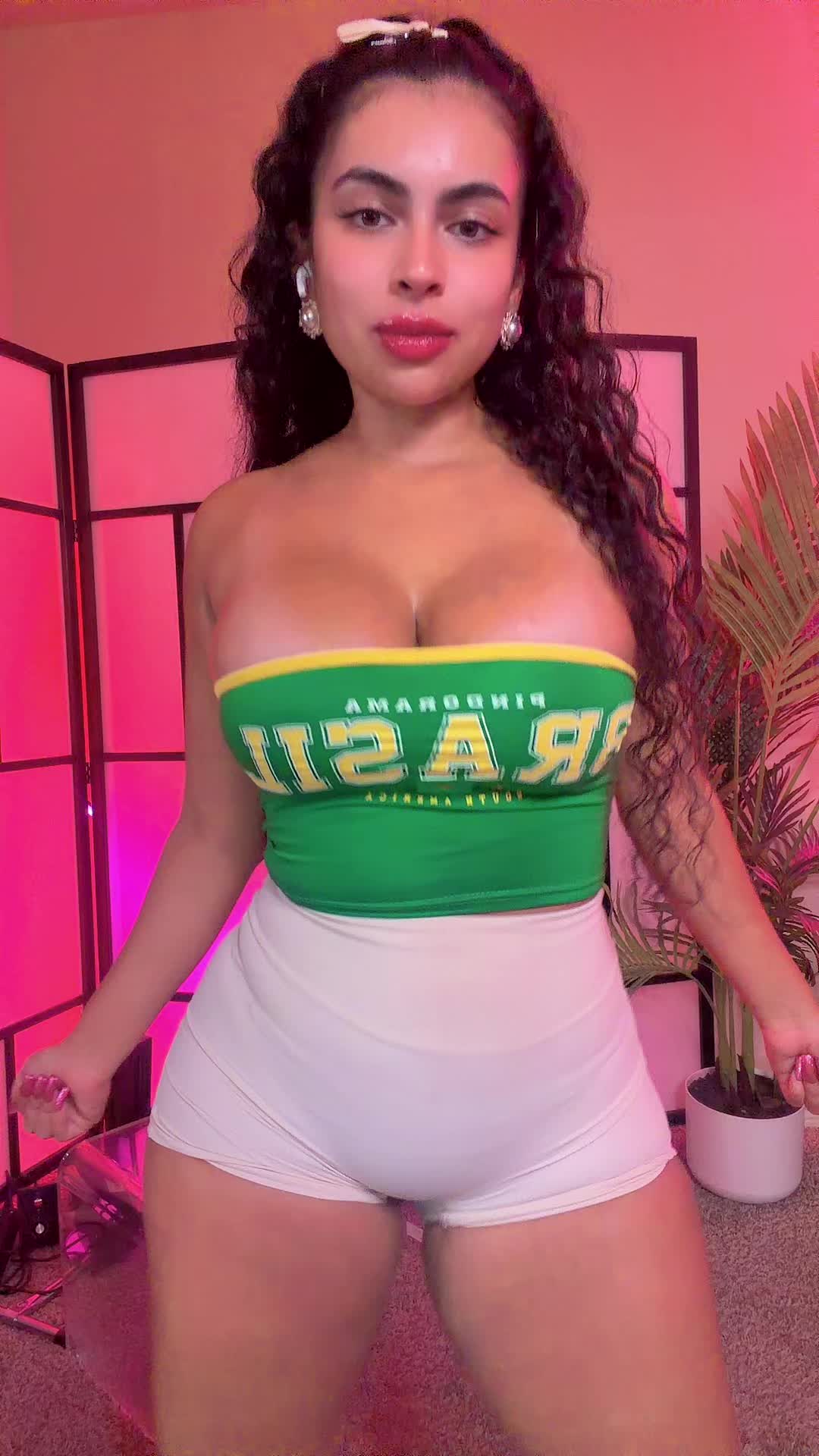 @chavellasexy