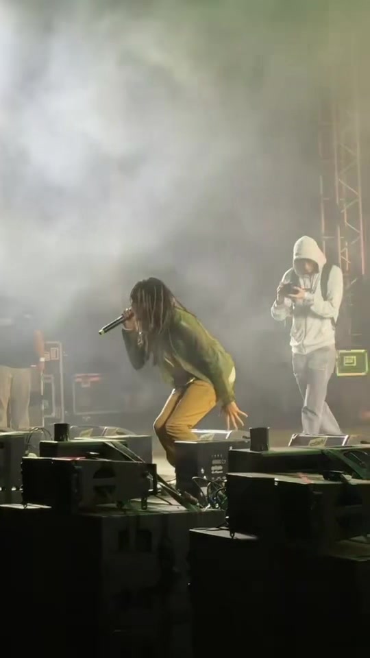@🐍