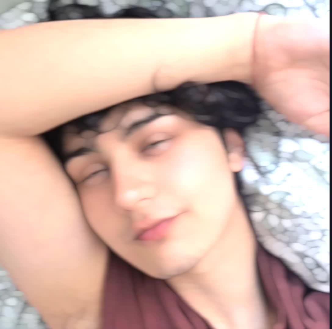 @emi🌸🖇️