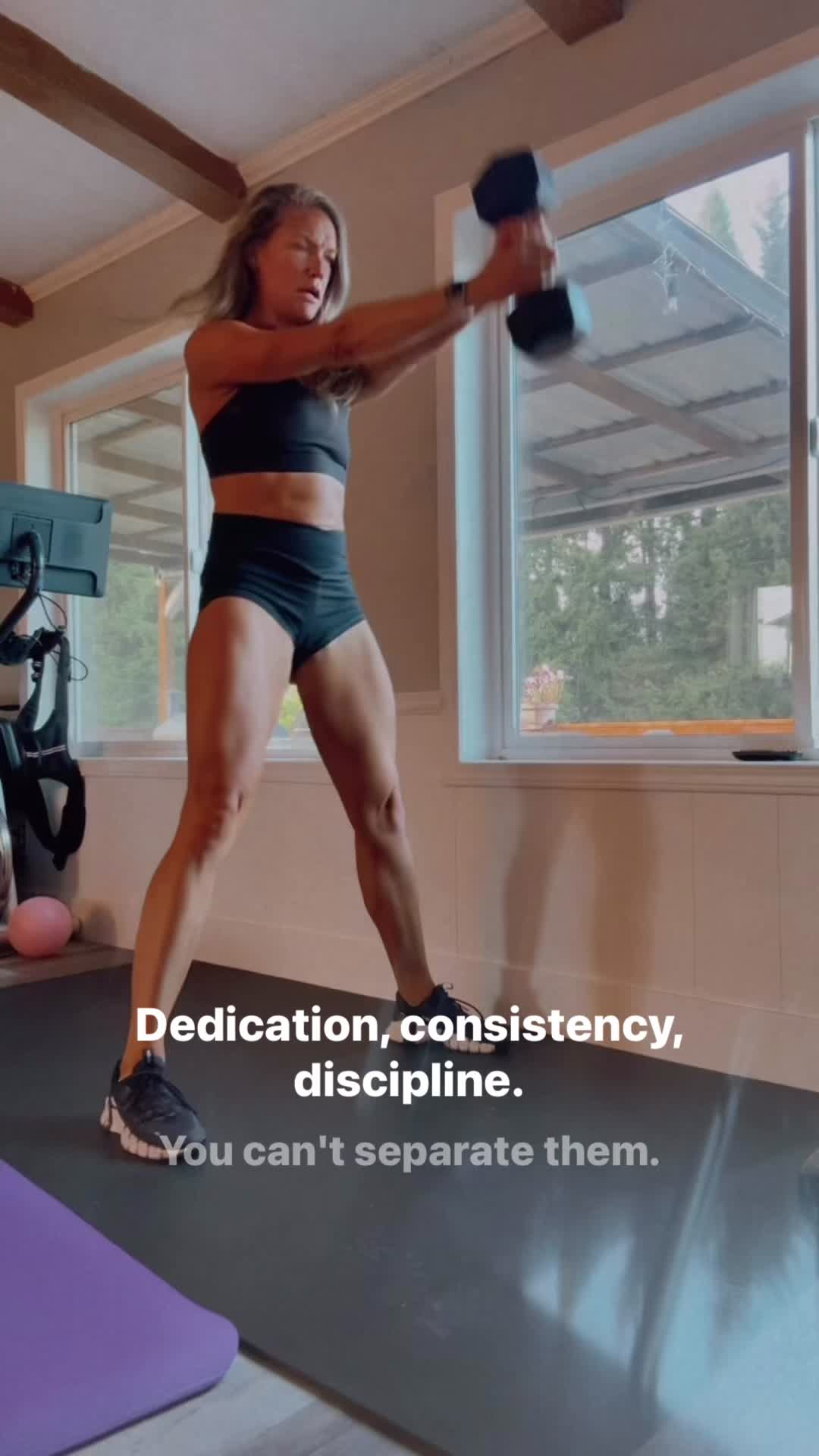 @happilyfitleslie