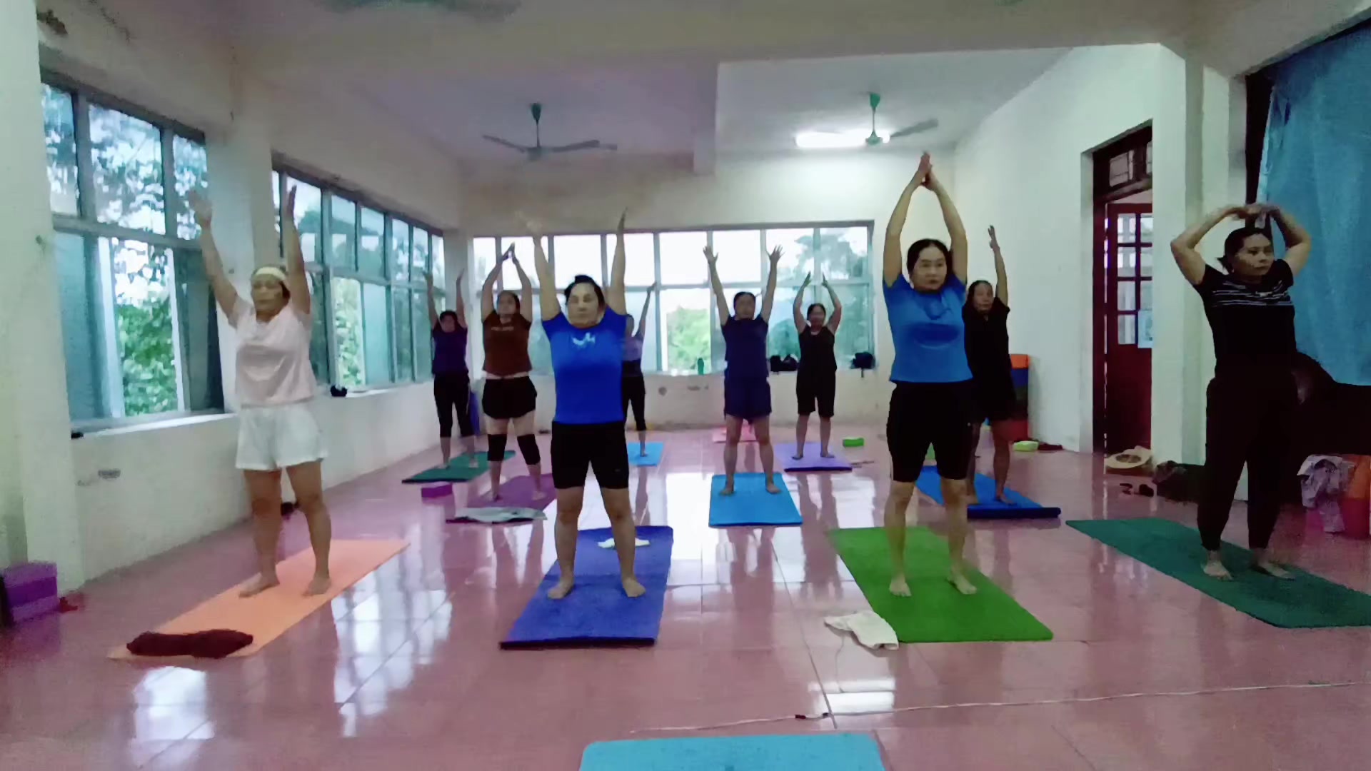 @Hoàng Thùy Yoga💯