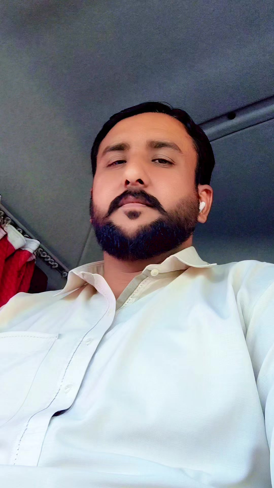 @Naveed Kashmiri 🦁