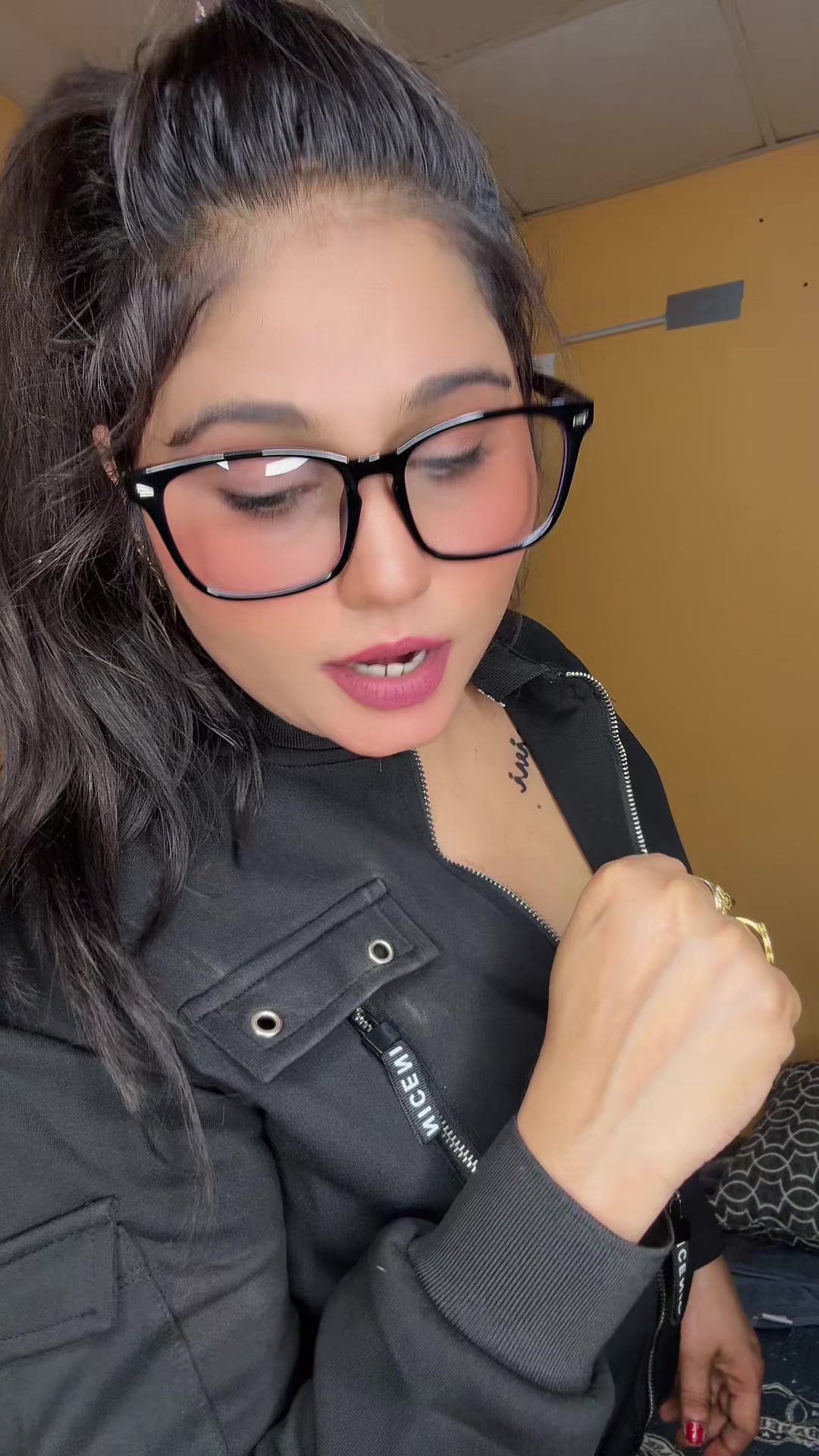 @SEXYNADIA123