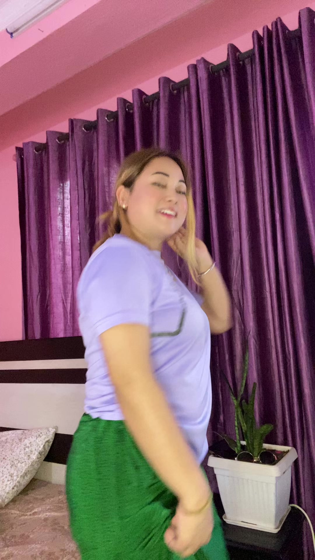 @emmarana8812
