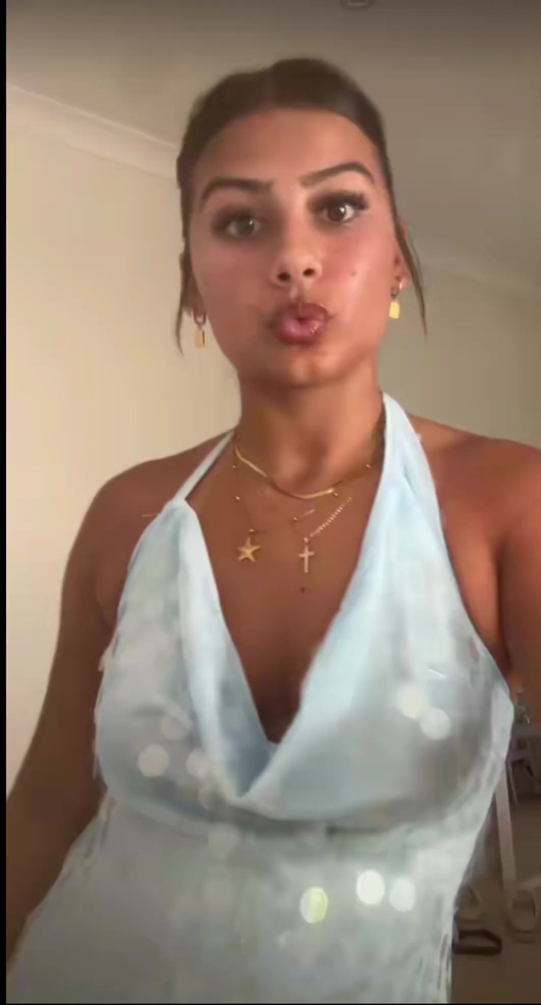 @.....