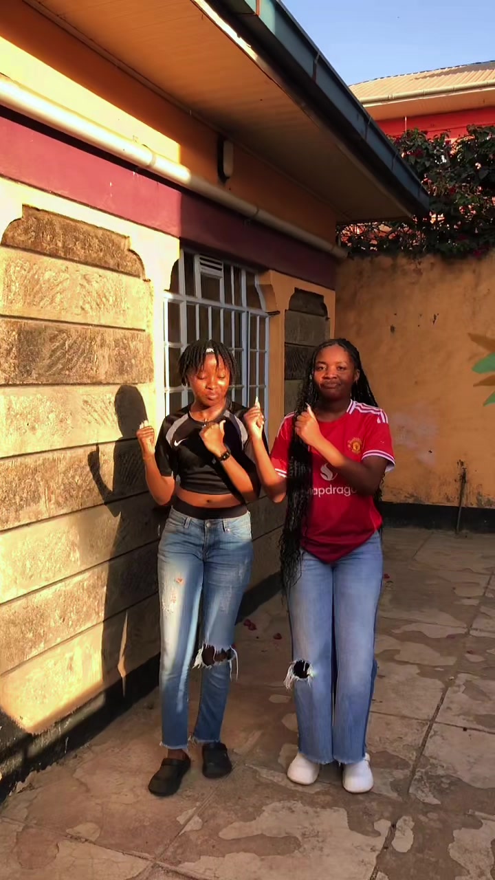 @Maya🧸