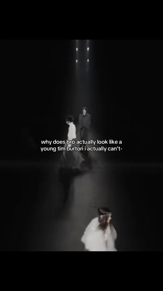 @0fftherunway