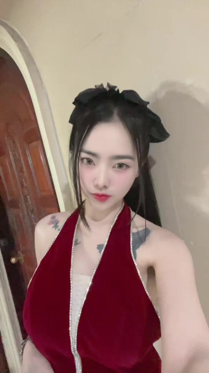 @Praewwee