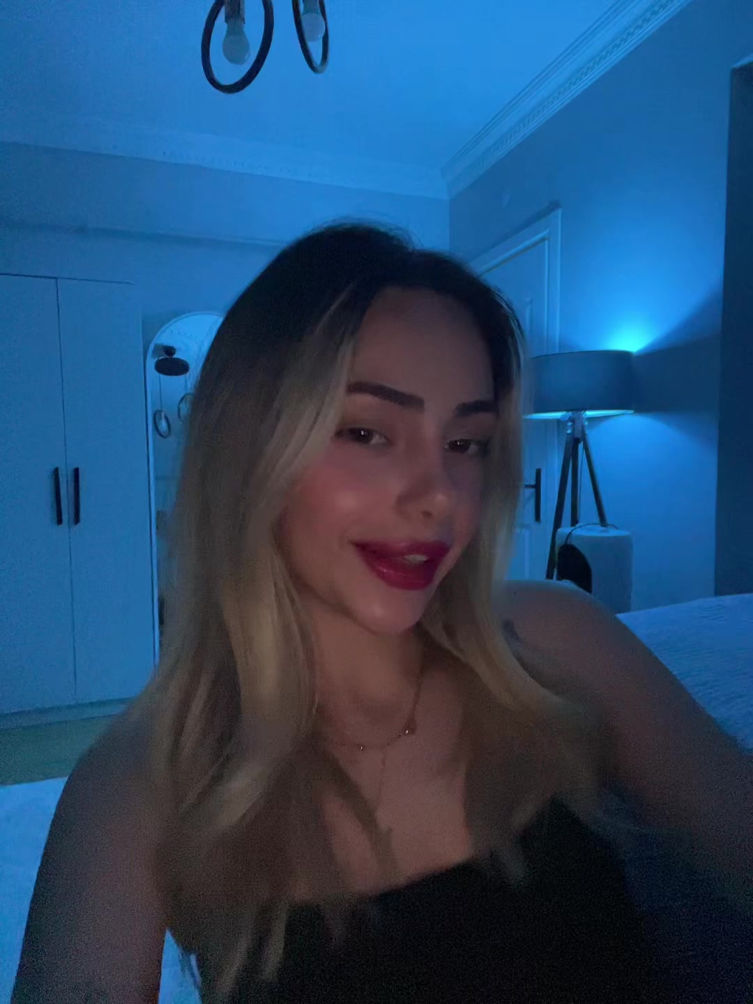 @🦂