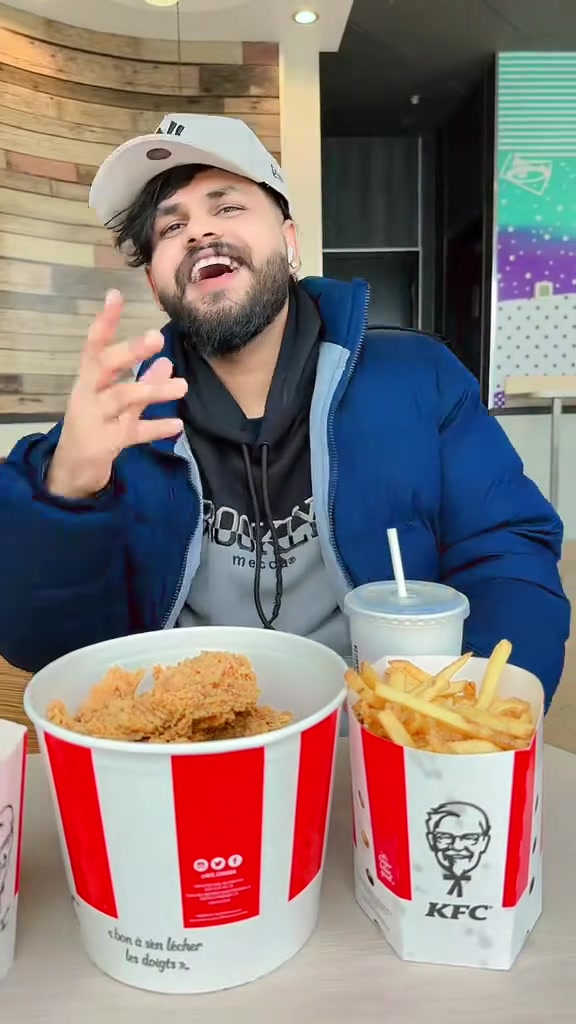 @кαятнιк 🇨🇦ѕєєиυ σffι¢ιαℓ 👑