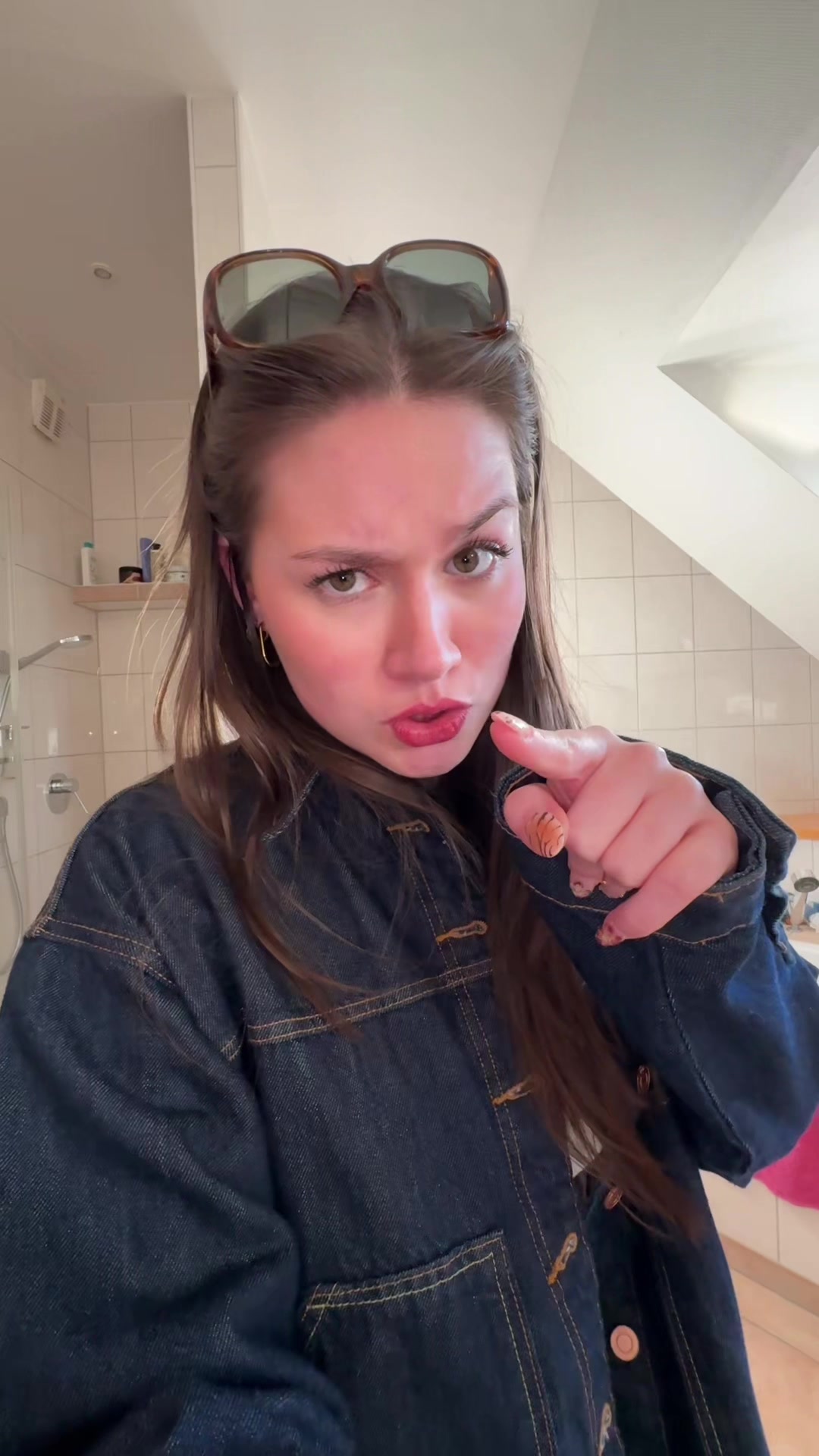 @Johanna_