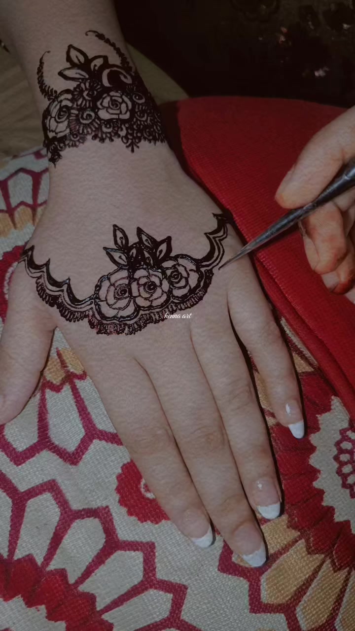 @henna art💮