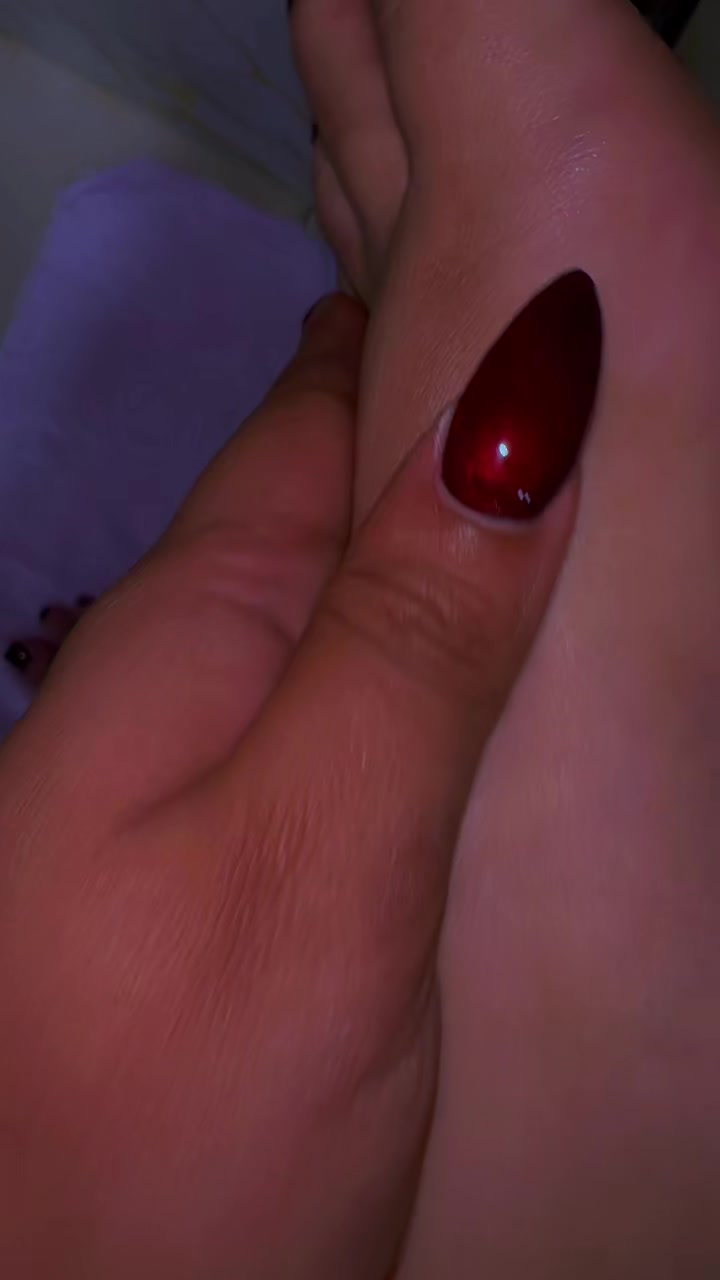 @callmemadeline