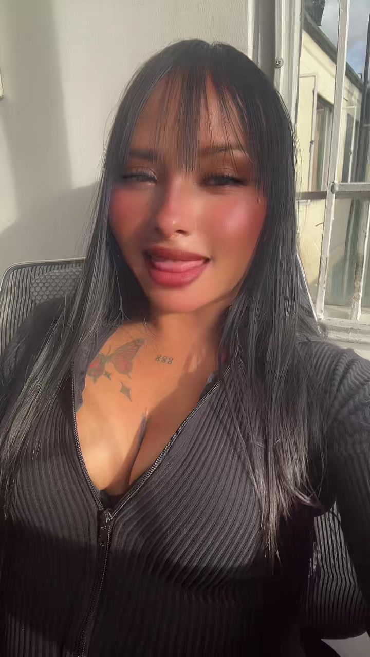 @Viviana