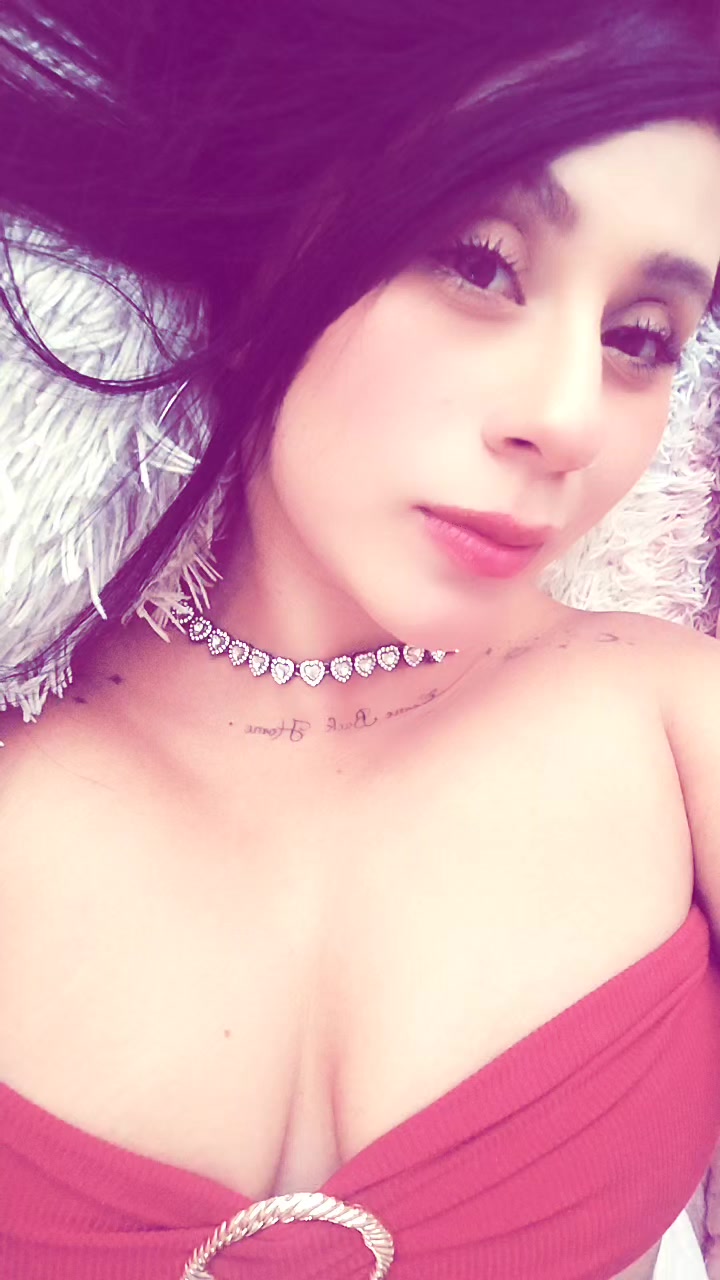 @BELLA TORRES