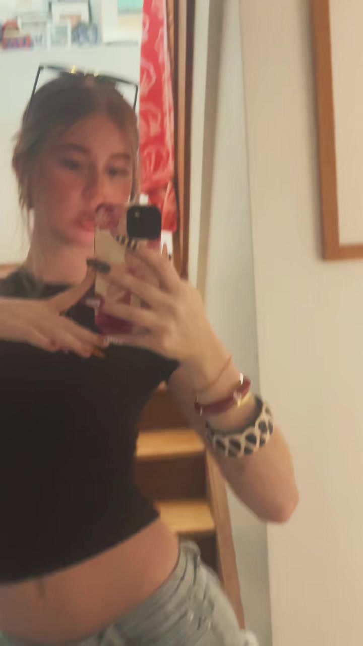 @chloefrederiksen_