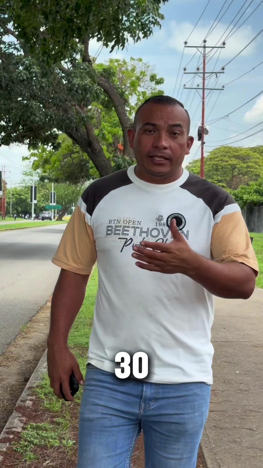 @V&iacute;ctor Aponte