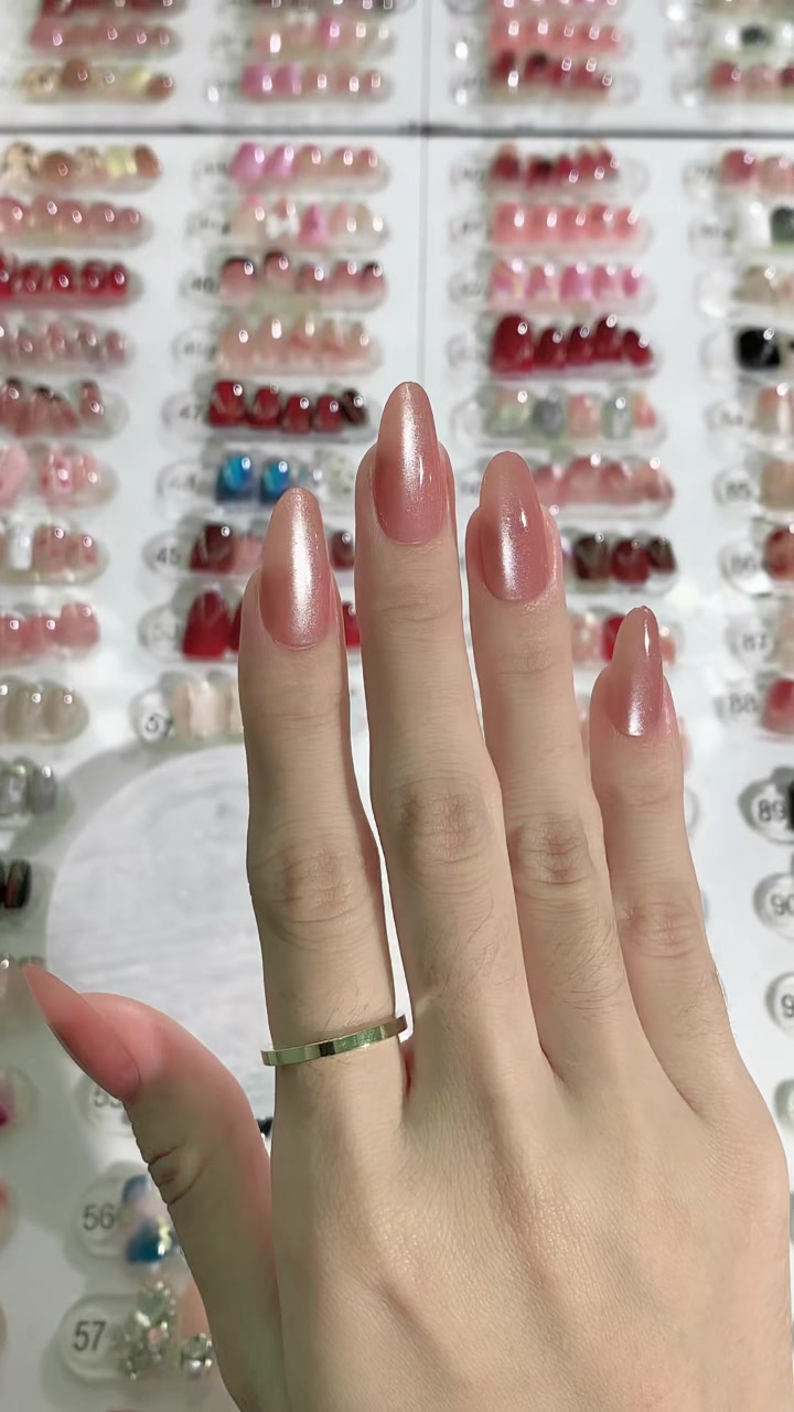 @Molly Nails Ind