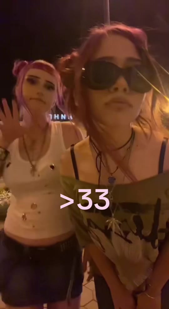 @🦴🧟♀️🧟♀️🦴