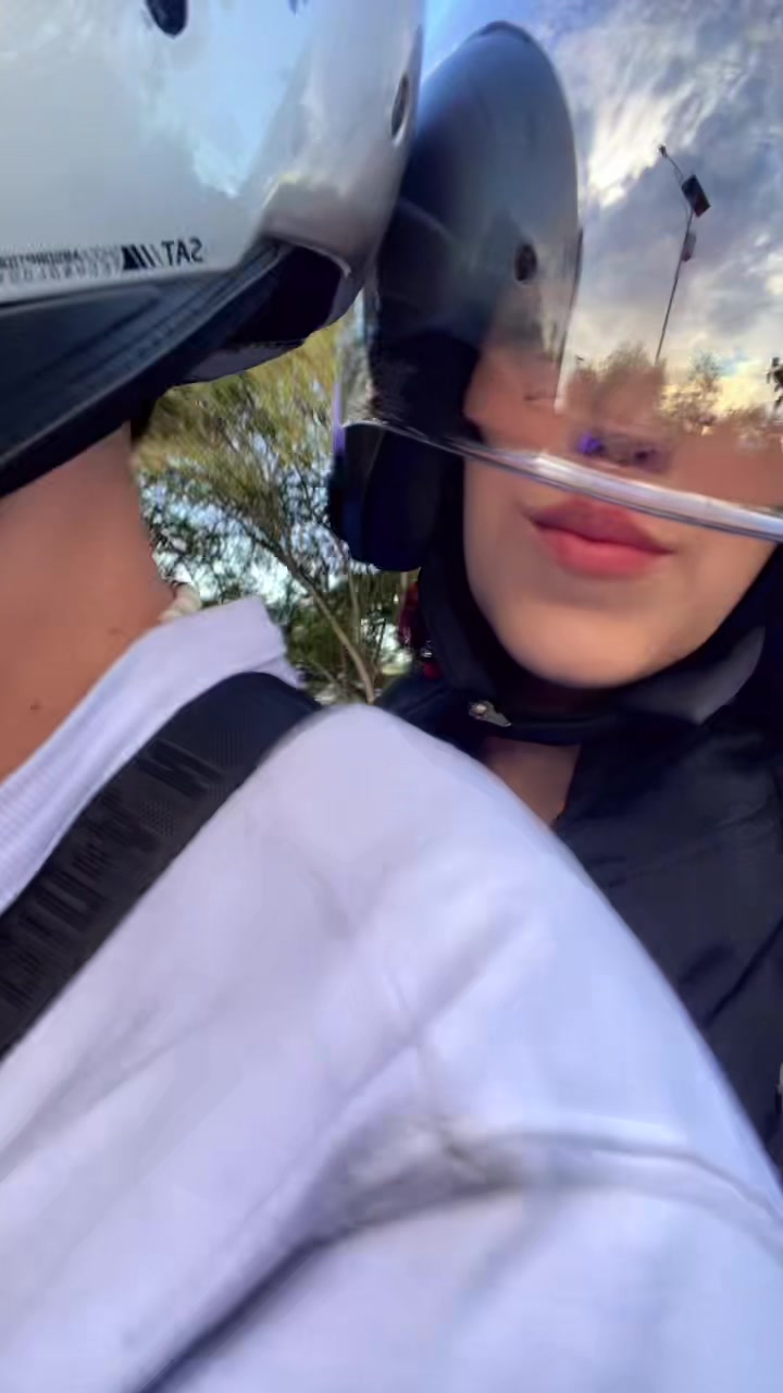 @🦂