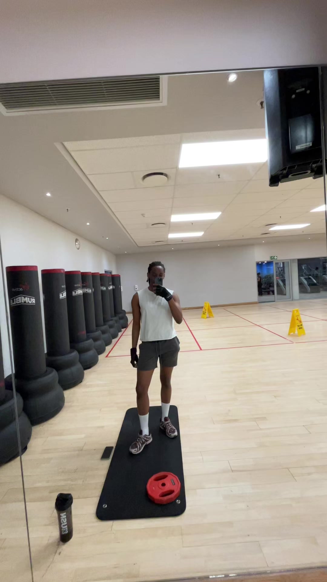 @im.nhlayisot