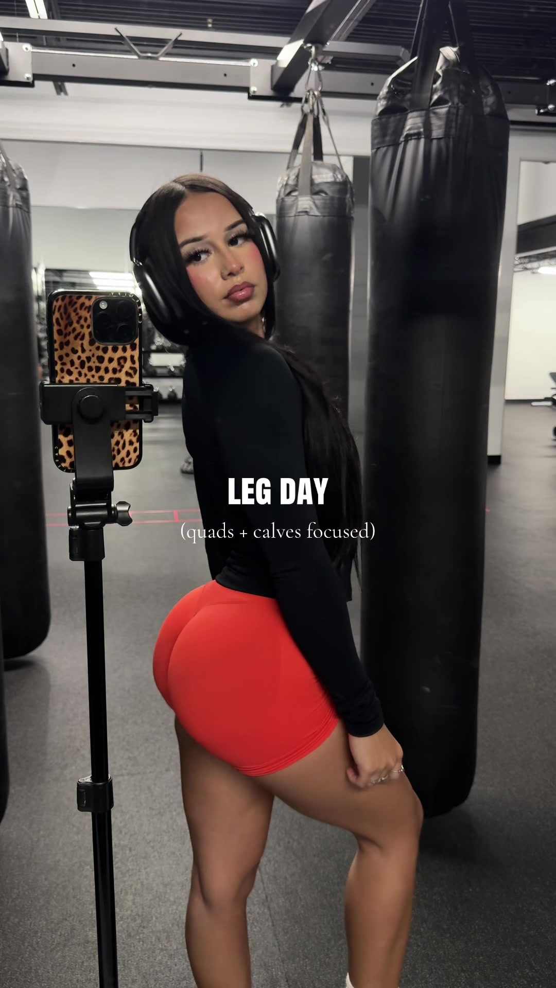 @thaniaflores