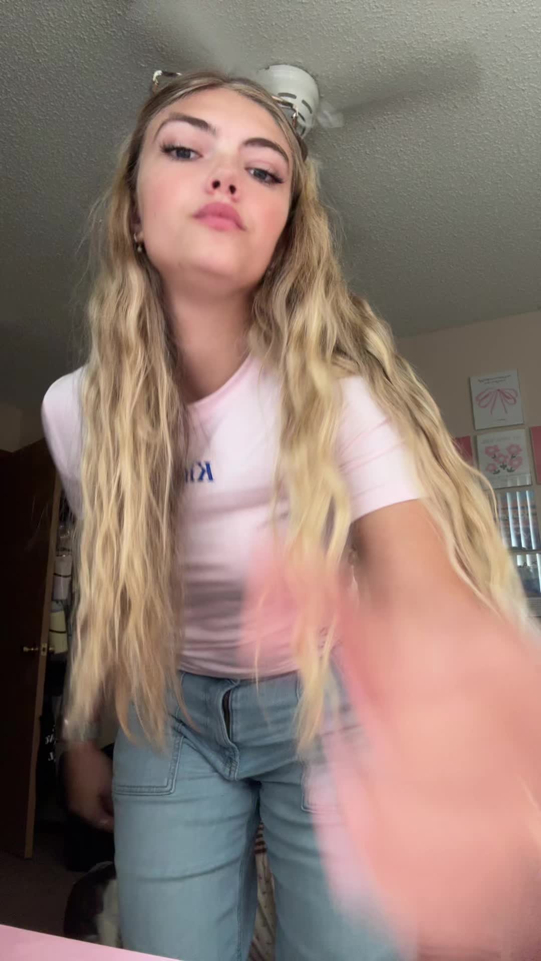 @Emmmygg1