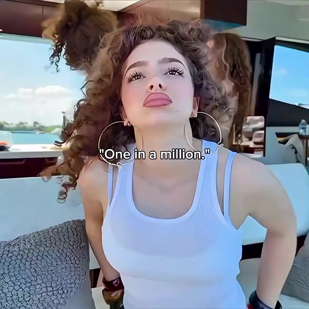 @𝐑𝐨𝐠𝐮𝐞 ★