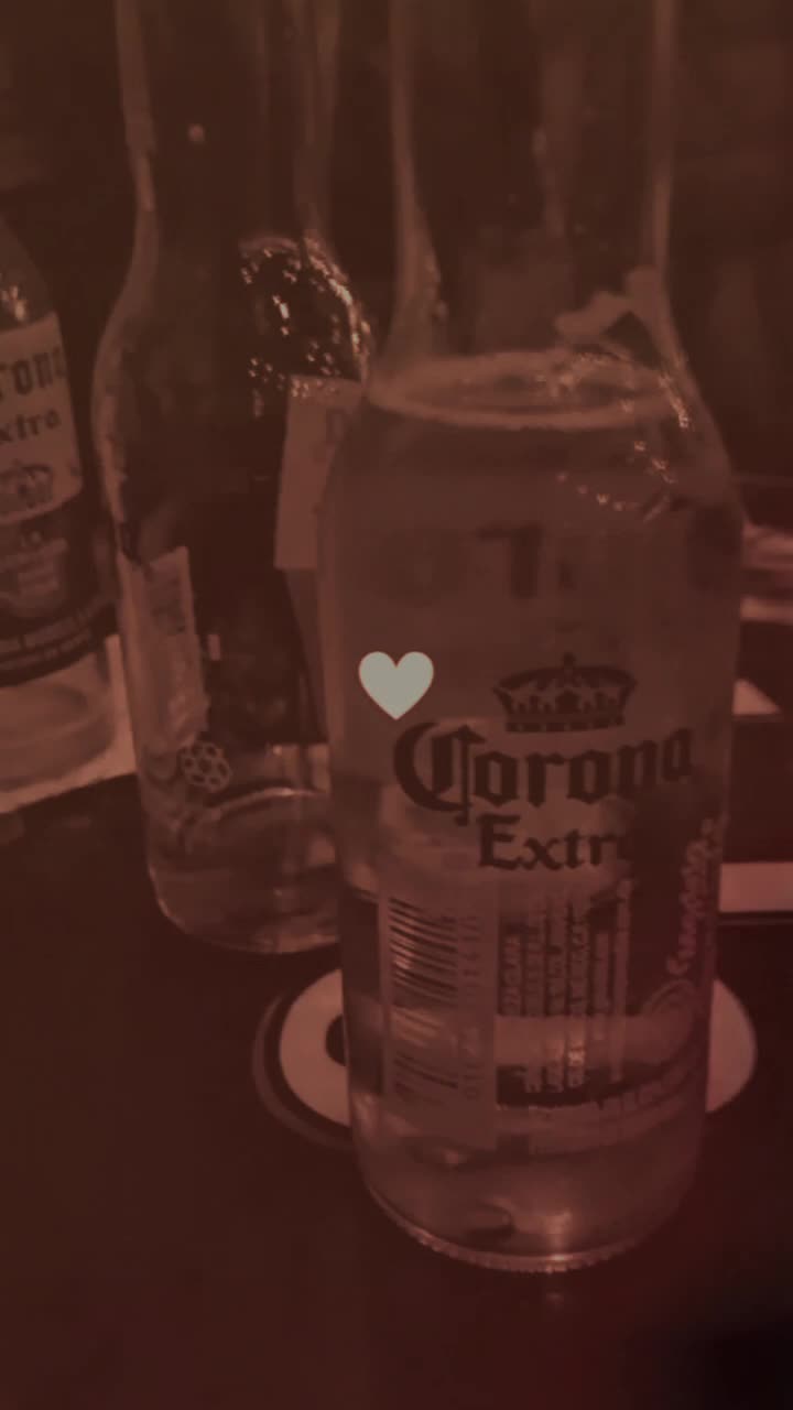 @🫰🏼😉💋