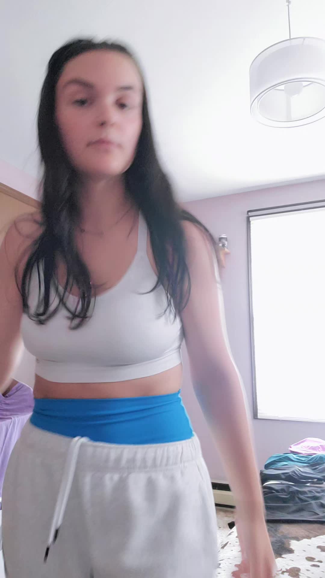 @Holly🦋🤟