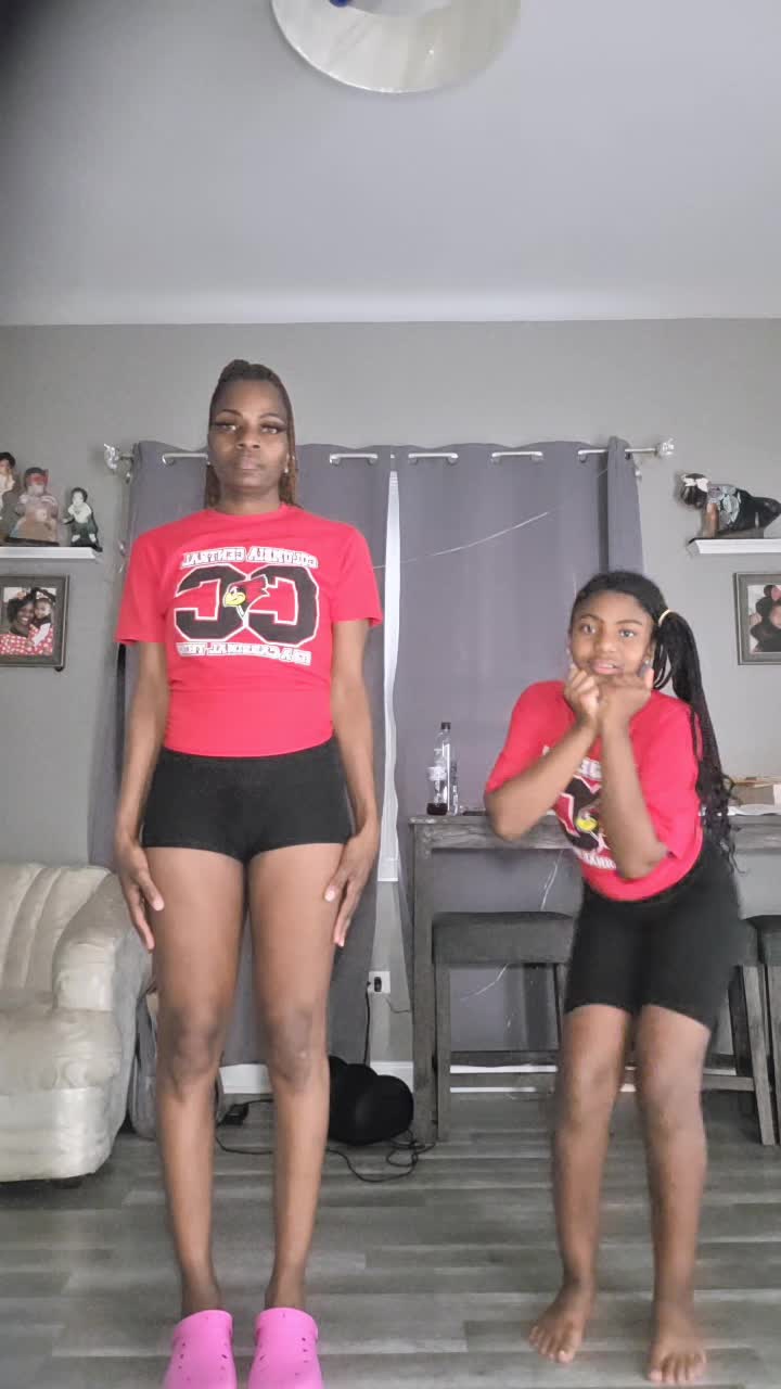 @comedian DatDamnDeeDee