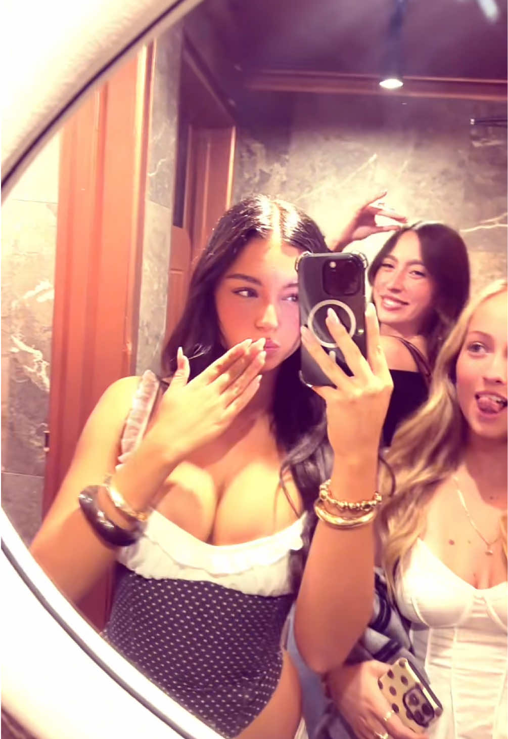 @sophi_alyssa