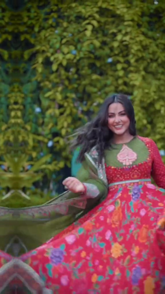 @Hina Khan 💎