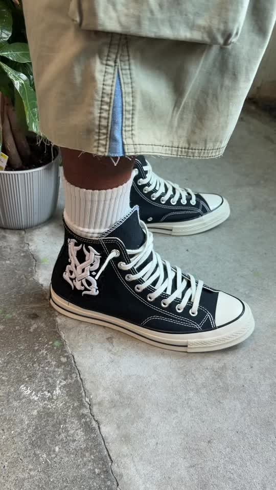 @YVX