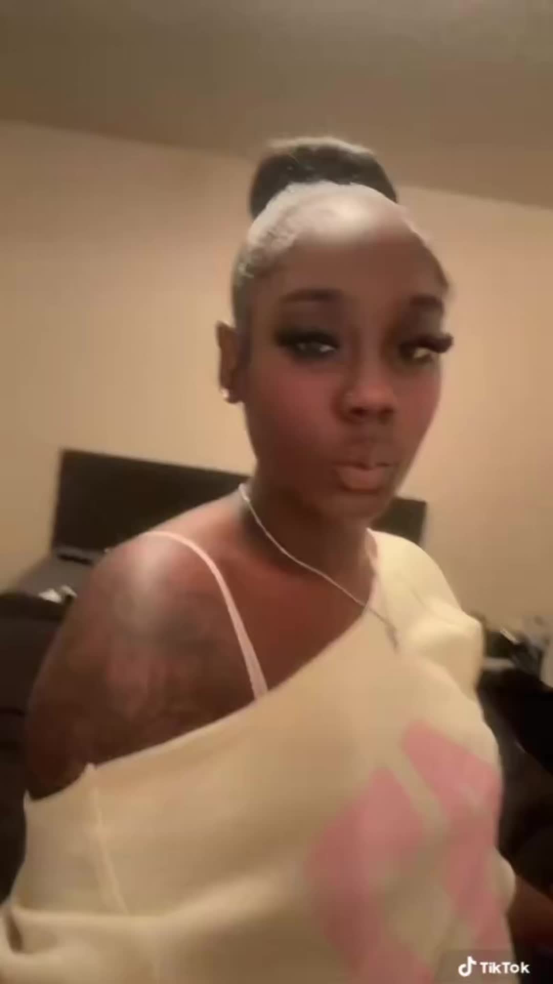 @literallynotlashae