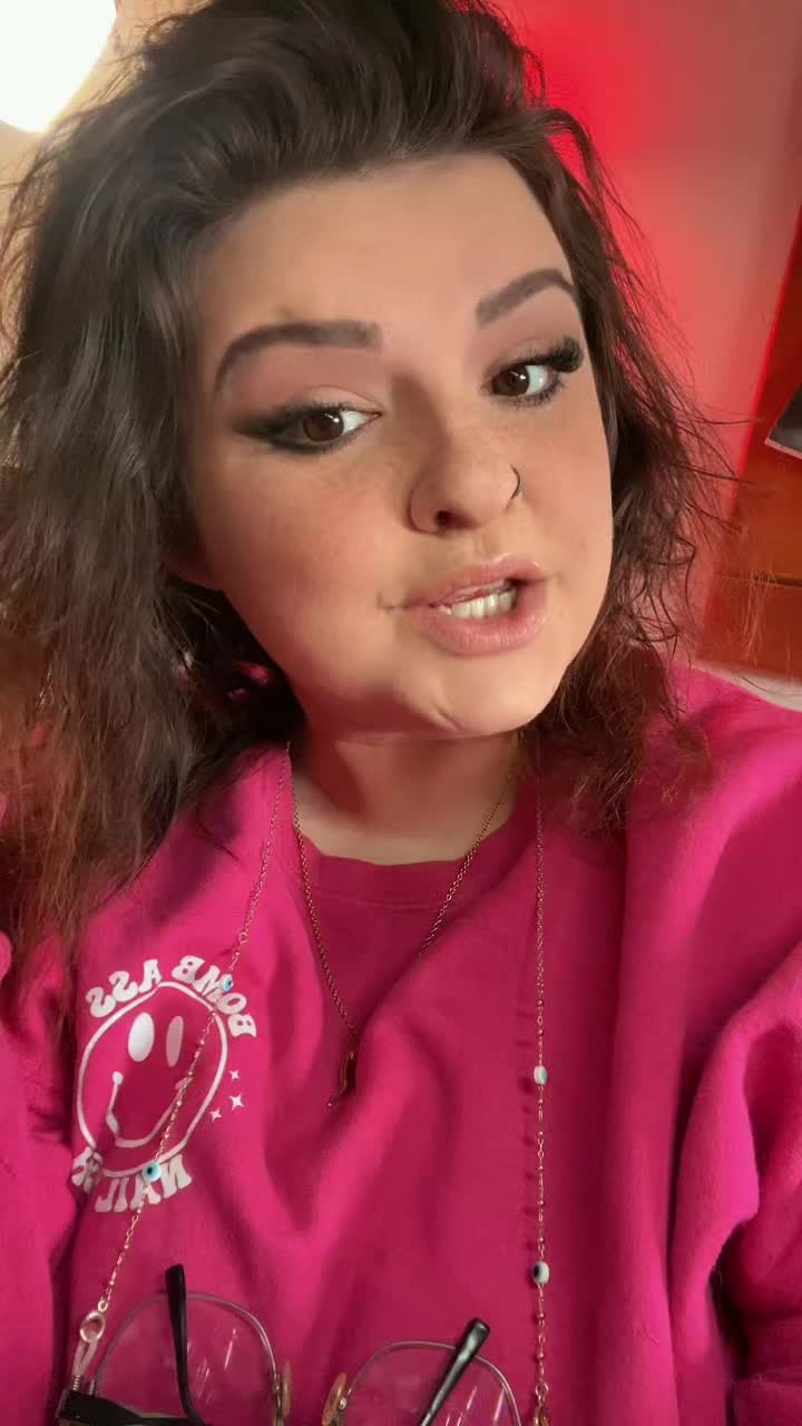 @Dee_fineapple