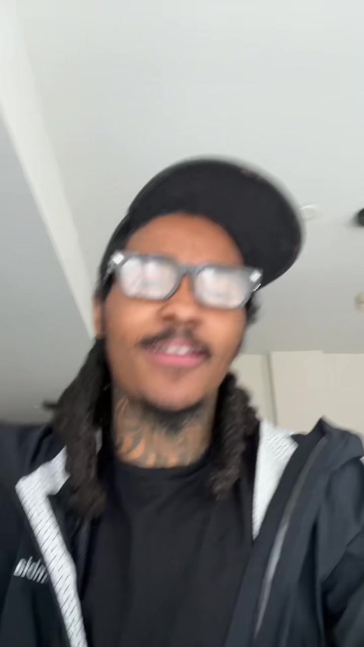 @🎒